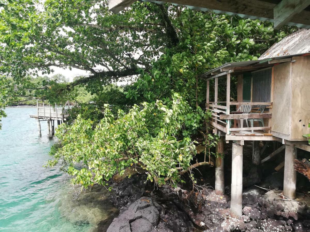 Lusia'S Lagoon Chalets Salelologa Extérieur photo