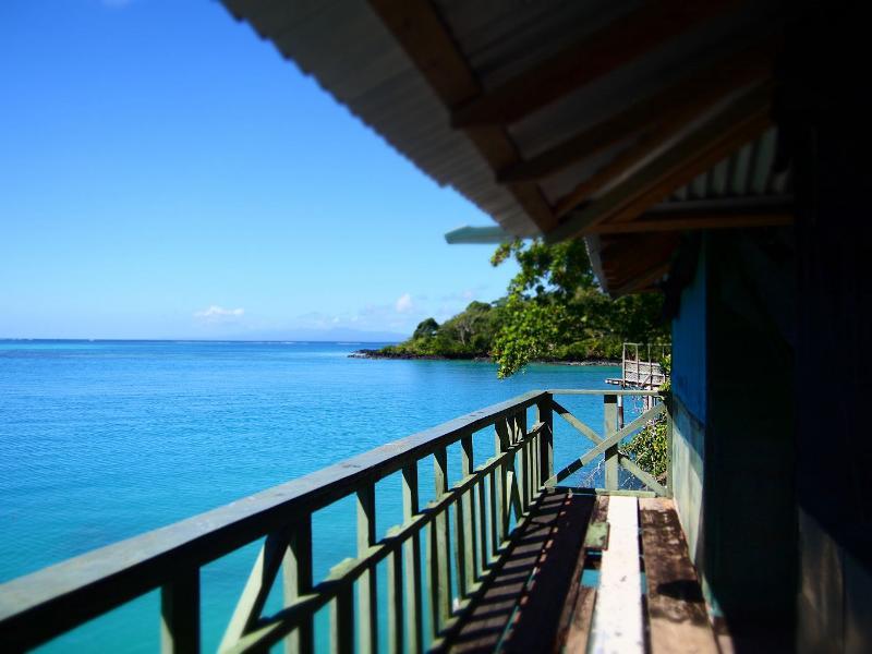 Lusia'S Lagoon Chalets Salelologa Extérieur photo